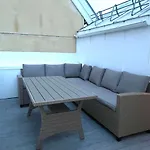 Spacious Central Apartment