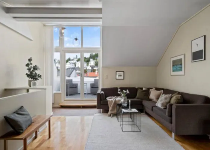 Spacious Central Apartment