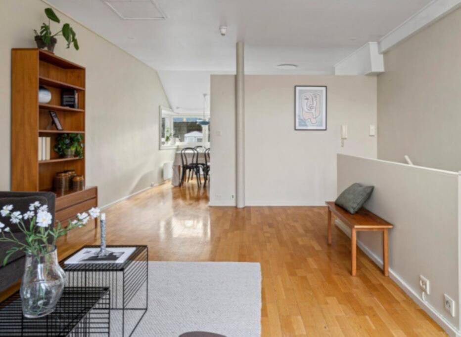 Spacious Central Apartment *