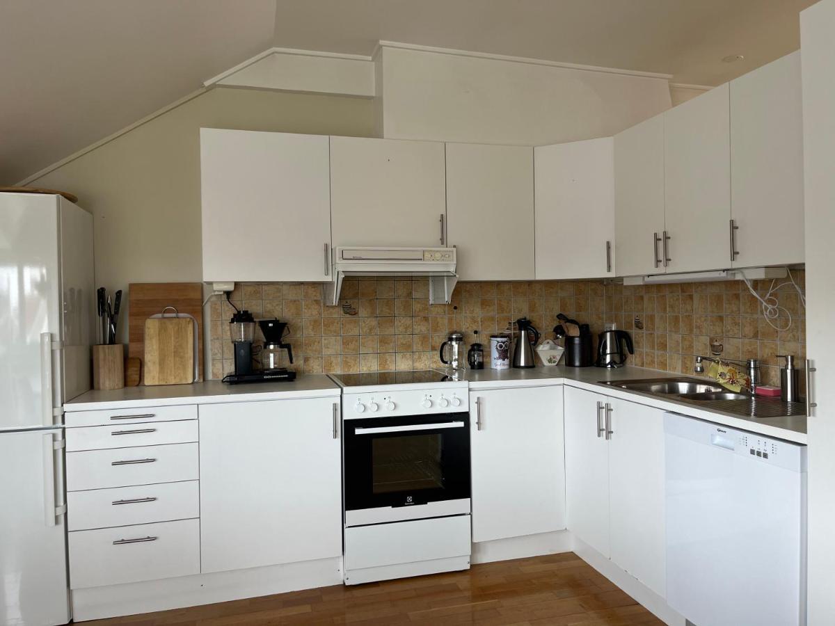 Spacious Central Apartment